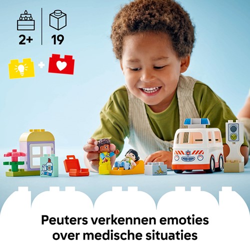 LEGO DUPLO Stad 10447 Ambulance met chauffeur - 40