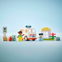 LEGO DUPLO Stad 10447 Ambulance met chauffeur - 60