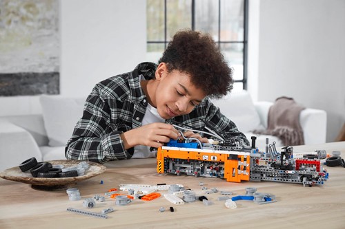 LEGO Technic 42128 Robuuste sleepwagen - 90